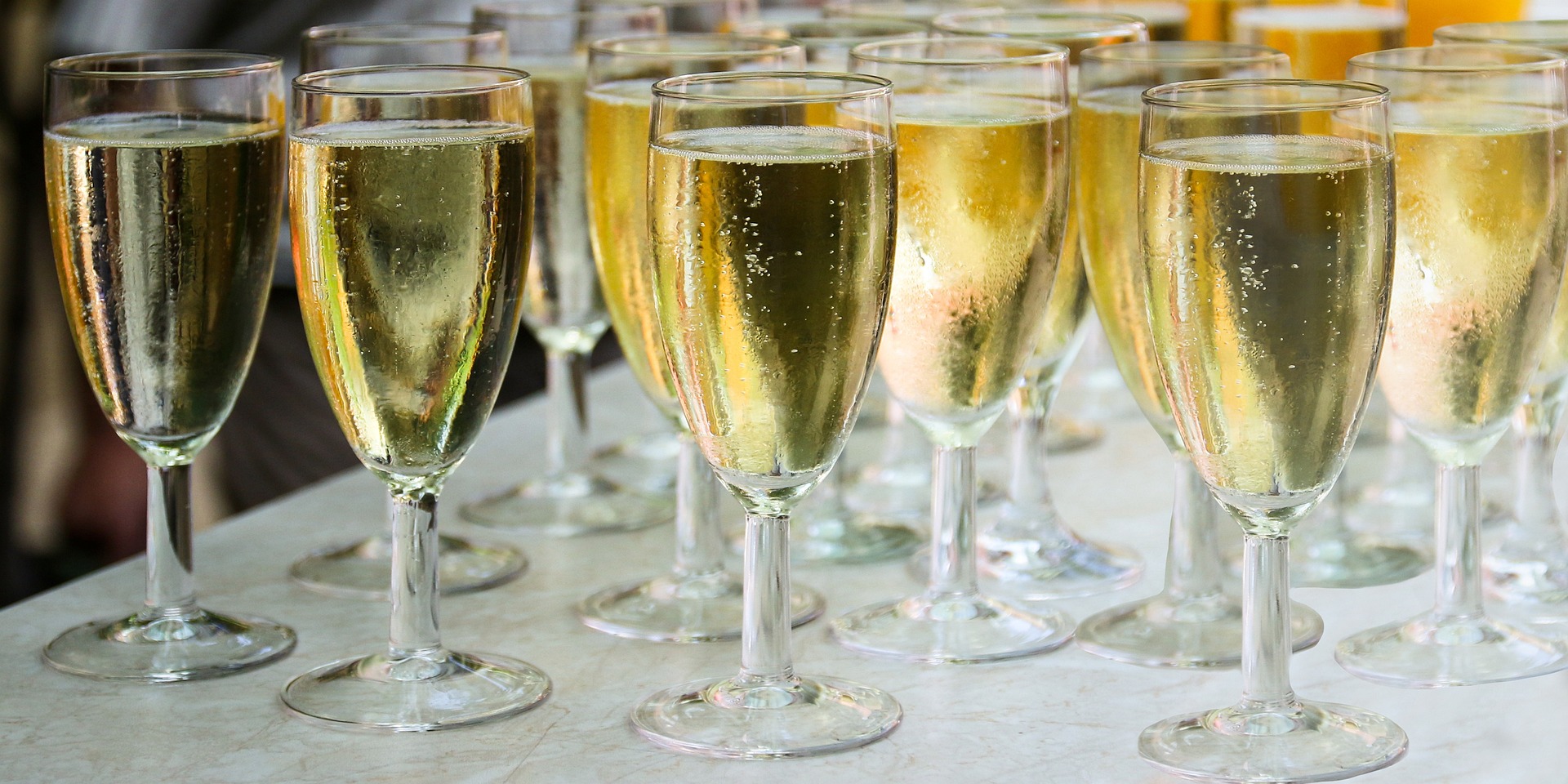 https://www.thetasteawards.com/wp-content/uploads/2023/01/drink-champagne-glasses-1920.jpg